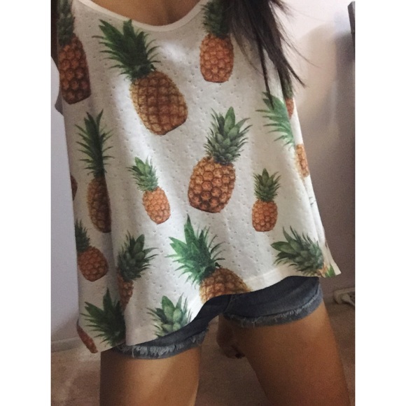 🚫SOLD Knitted crop top - Picture 2 of 2