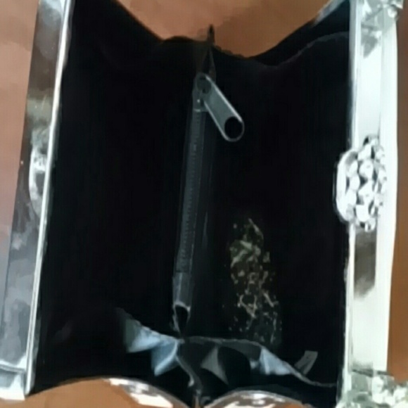 Handbag - Picture 4 of 4