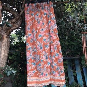 Flowy Maxi skirt