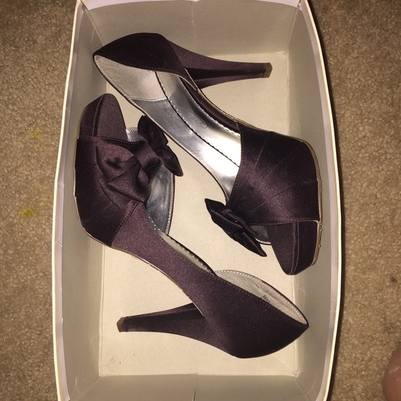 David's Bridal Peep Toe Heels - Picture 1 of 1