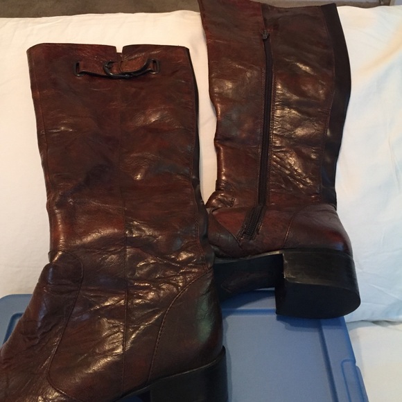 Crown by Born Roxie boot, brown distressed..