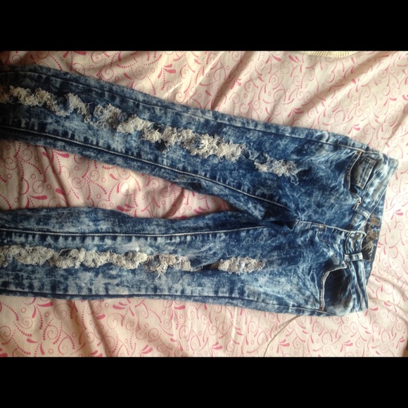 💥Ripped high waisted jeans 💥