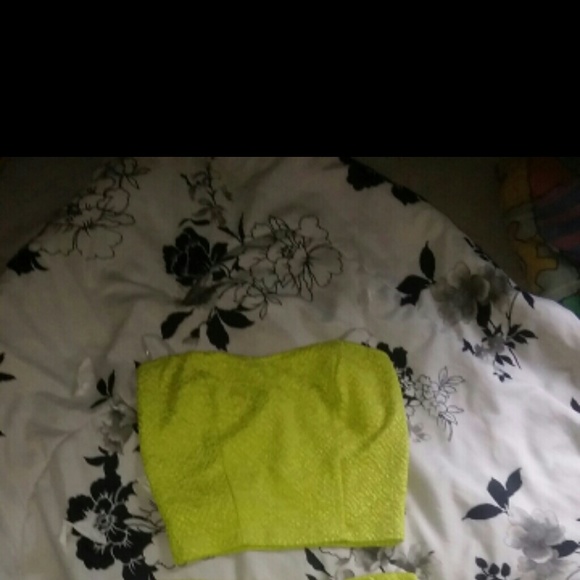 Top and skirt - Picture 2 of 3