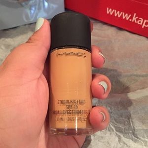 MAC Studio Fix Fluid C5