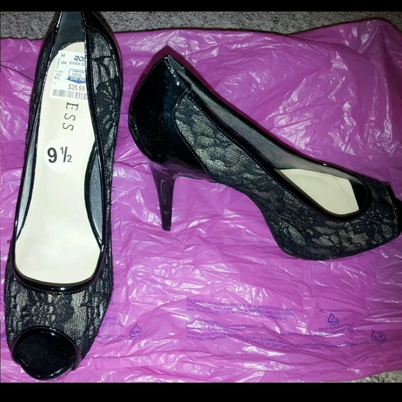 Guess Lace Heels