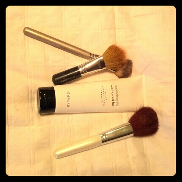 Bare Minerals brush shampoo