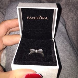 Pandora bow ring size 6