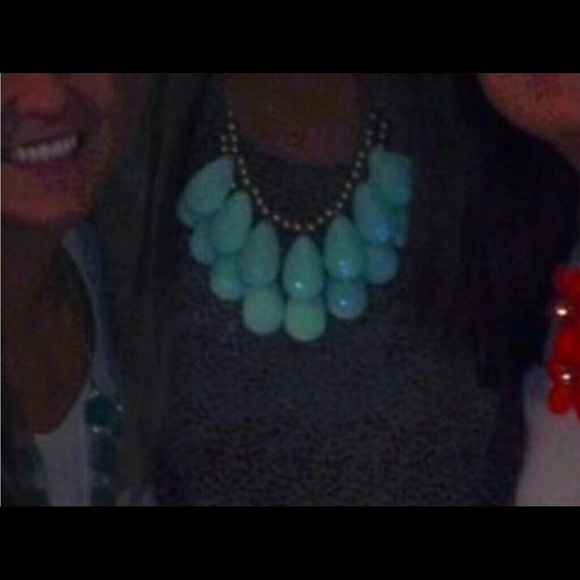 Mint green necklace - Picture 2 of 2