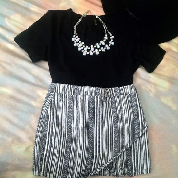 Tribal print asymmetric mini skirt