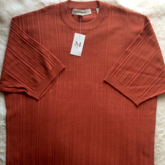NWT. Men's Silk Sweater - Size Medium