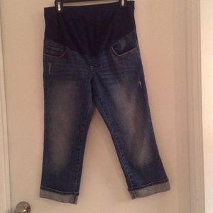 Old Navy MATERNITY Full Panel Cropped Jeans
