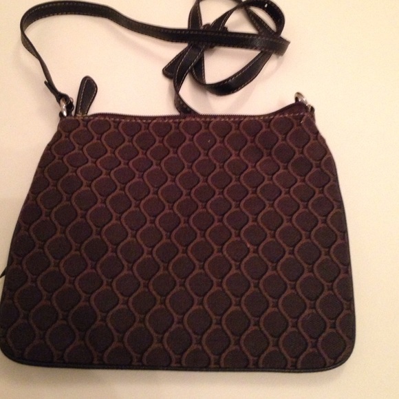 Nice Nine West cros to body purses - Picture 2 of 4