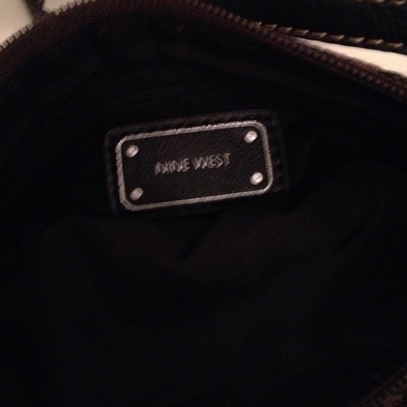 Nice Nine West cros to body purses - Picture 4 of 4