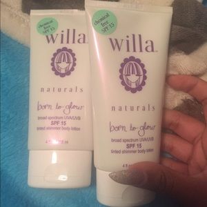 Tinted shimmer body lotion