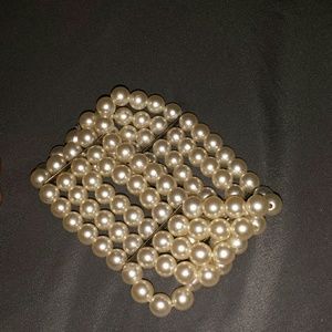 Pearl bracelet