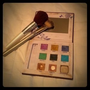 Urban Decay eye shadow