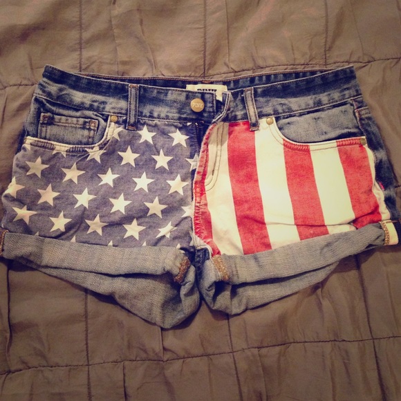 Victoria's Secret jean shorts size 6