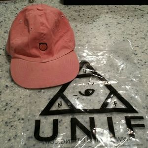 Unif peach hat