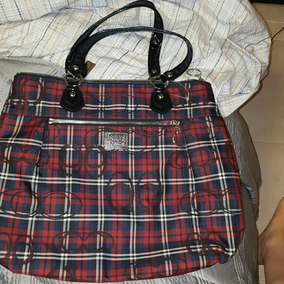 NWT 💟 Coach plaid tote w/subtle glitter on logo
