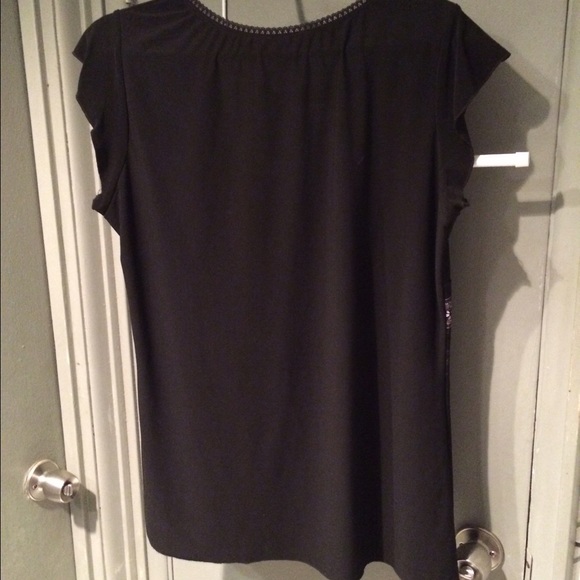Beautiful Dressy blouse - Picture 4 of 4