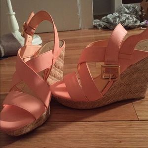Jessica Simpson Peach colored Wedges