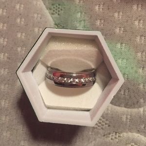 Men's wedding band