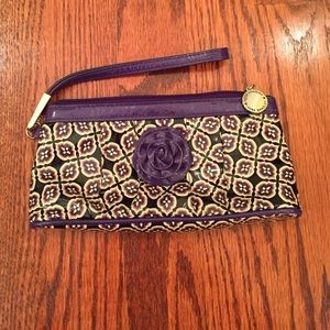 vera bradley wristlet