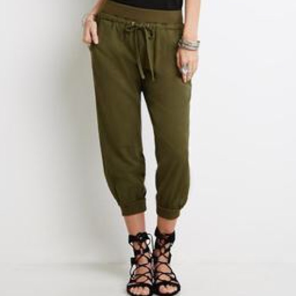 Forever 21 Capri joggers