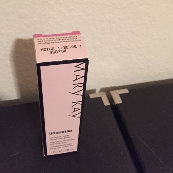 Luminous beige 1