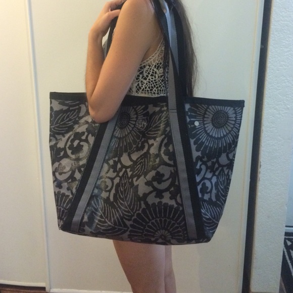 Large Lululemon bag - Picture 4 of 4