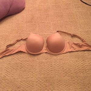 Nude VS Bra