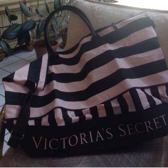 💔SOLD💔💋Victoria's Secret Weekender💋 - Picture 2 of 4