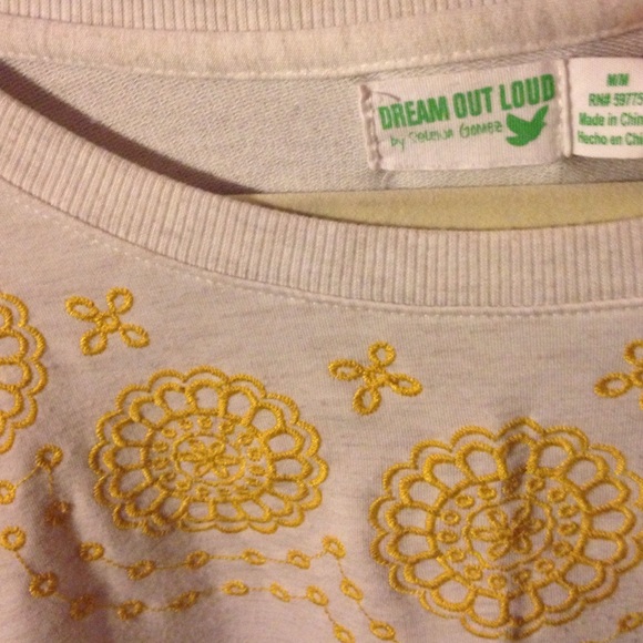 Dream Out Loud Sweater/Long Sleeve - Picture 2 of 3