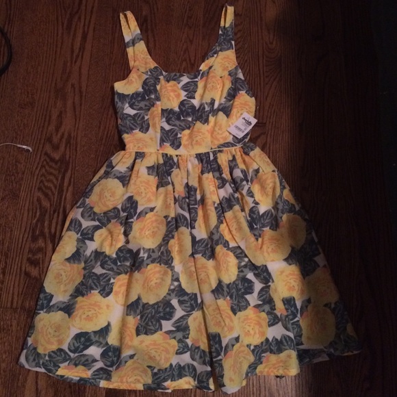 Charlotte Russe Dresses & Skirts - floral dress NWT