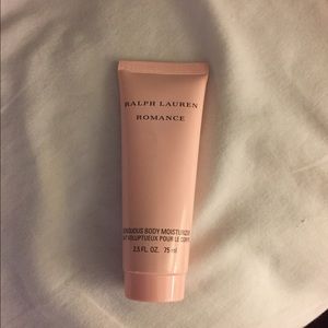 Ralph Lauren Romance lotion