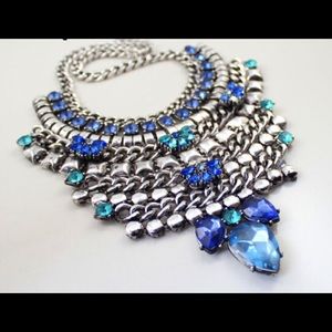 Statement necklace