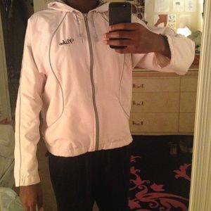 More pics of fNike windbreaker