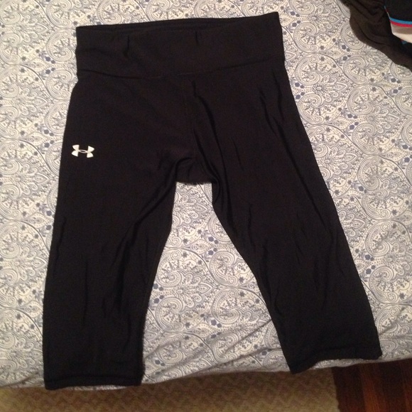 Under armour crop spandex leggings