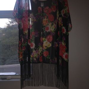 Black floral fringe kimono