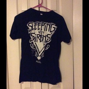 sleeping with sirens t-shirt.