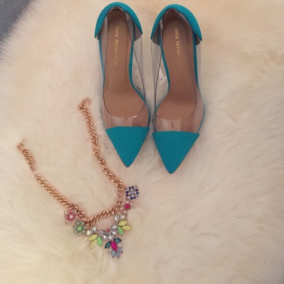 Shoe Republic LA // COLOR: turquoise// new in box!