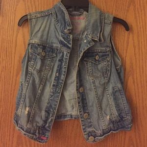 Jean Vest