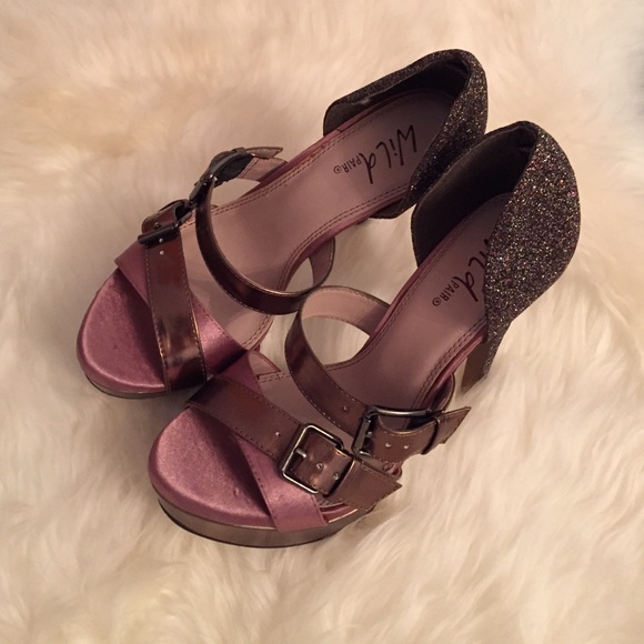 WILD PAIR// COLOR: Multi // Never worn