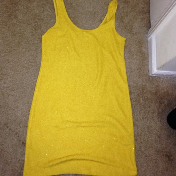 Yello tank top