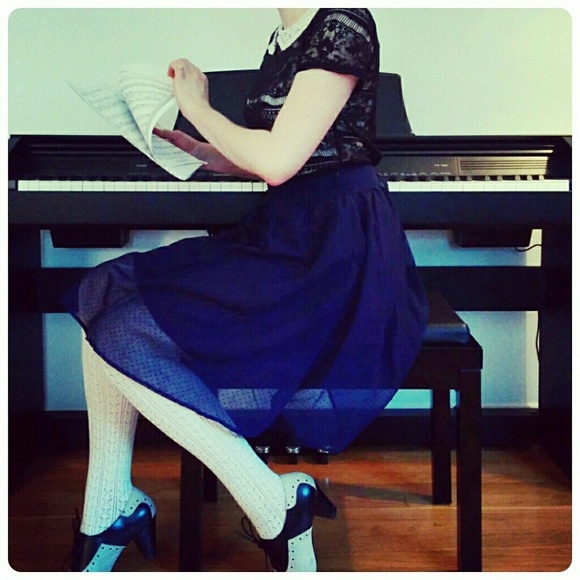 High waisted navy skirt