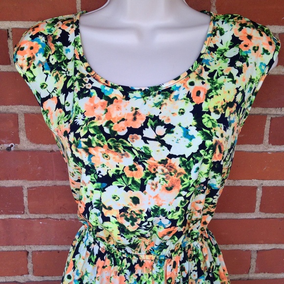 NWT Floral Print Casual Dress Size S - Picture 4 of 4