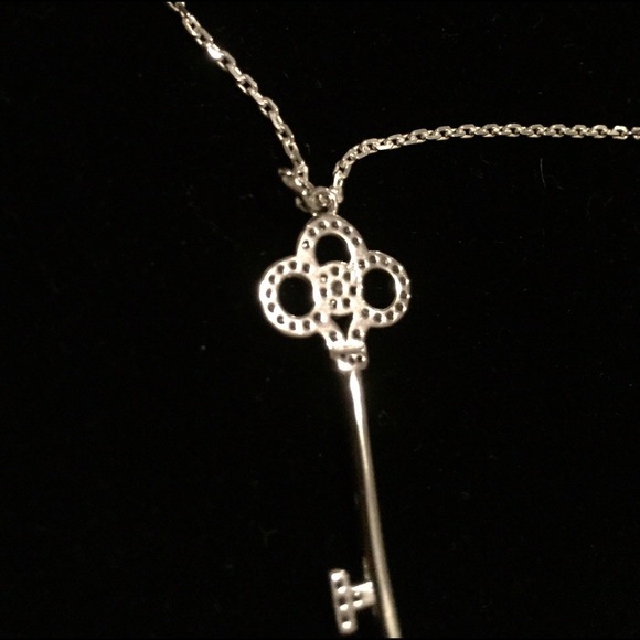Beautiful Key Necklace Sterling Silver with CZ - Picture 3 of 3