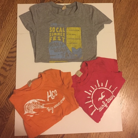 3 Hollister tees - Picture 1 of 4