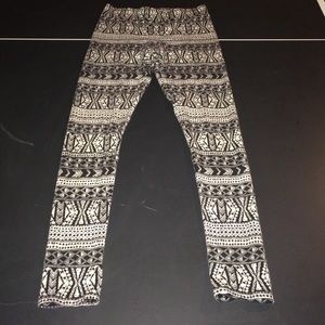 American Eagle aztec leggings