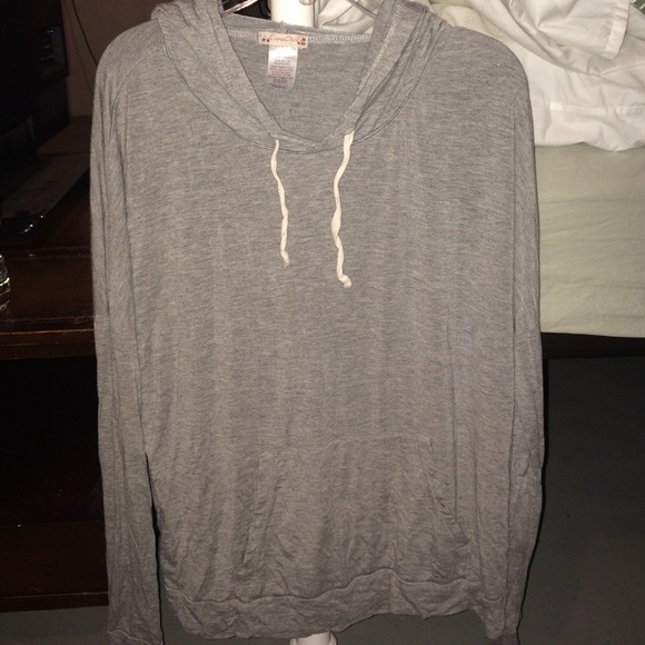 gray flow shirt